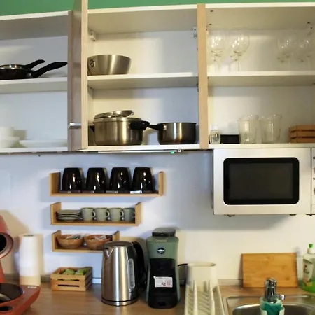 Budget + Private Parking Appartement *