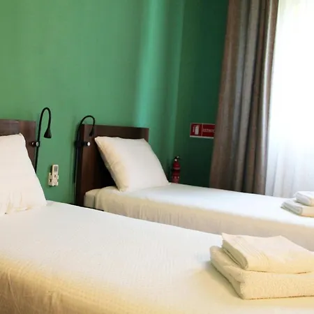 Appartement Budget + Private Parking Como