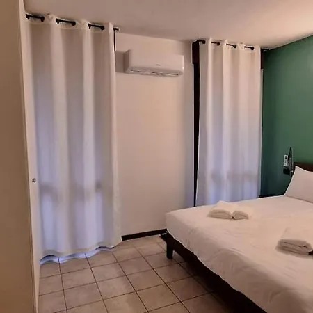 Appartement Budget + Private Parking *